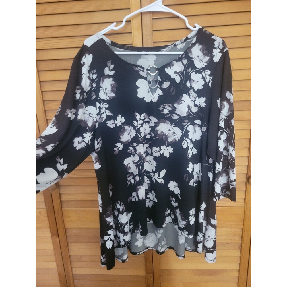 Black Floral Tunic Top With Silver Accents Sz 1x Office Casual Zac & Rachel